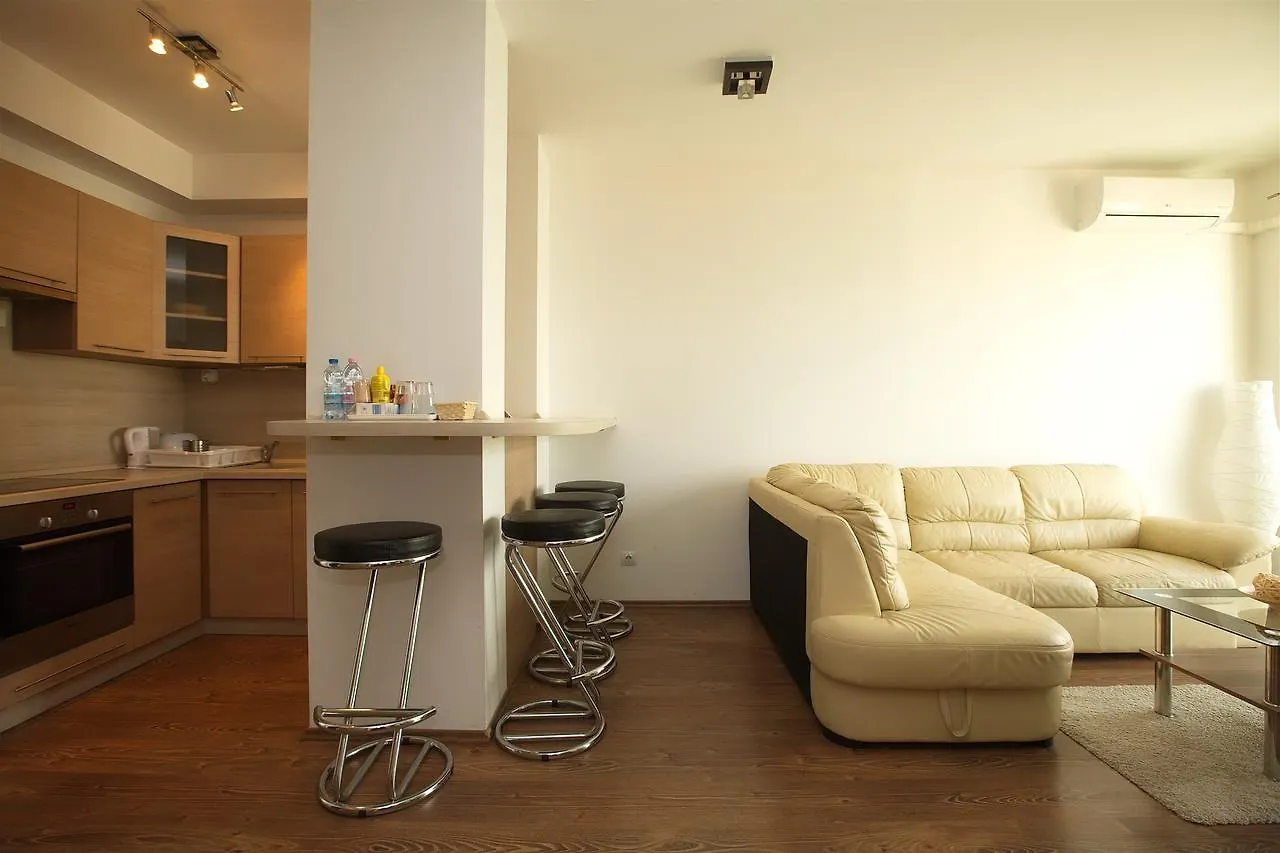 Corvin Promenade Aparthotel Budapest 3*,