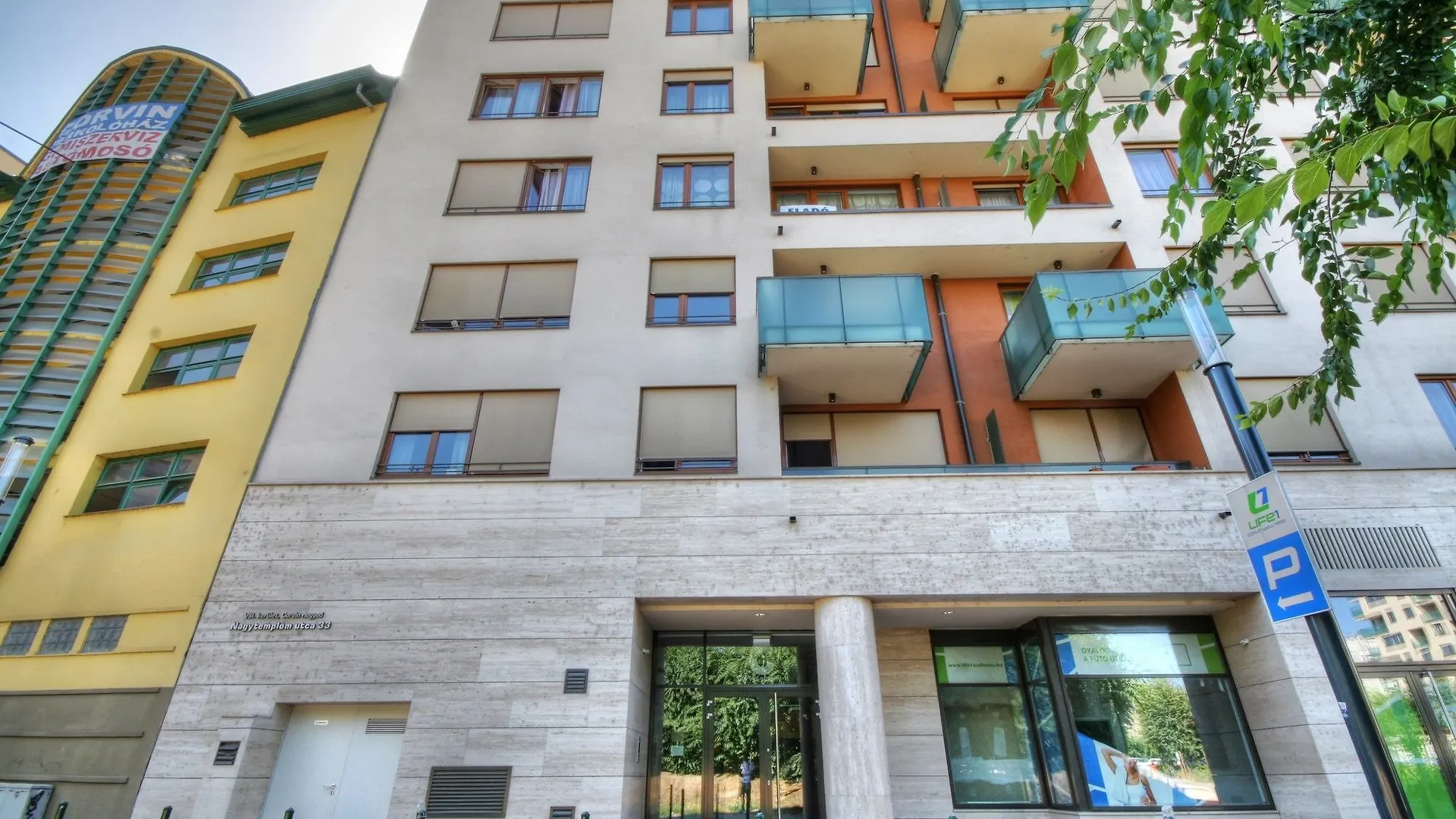 Corvin Promenade Aparthotel Boedapest